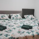 Apartman The Red Sofa *