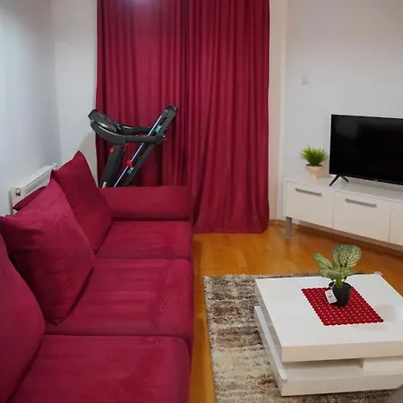 Апартаменты The Red Sofa Скопье