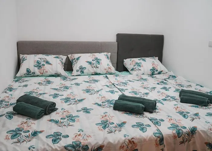 Apartment The Red Sofa *